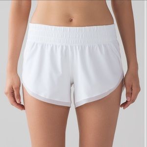 Lululemon Anew Short (4" ) size 2
White